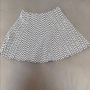 Aeropostale Black and White Zigzag Skater Skirt